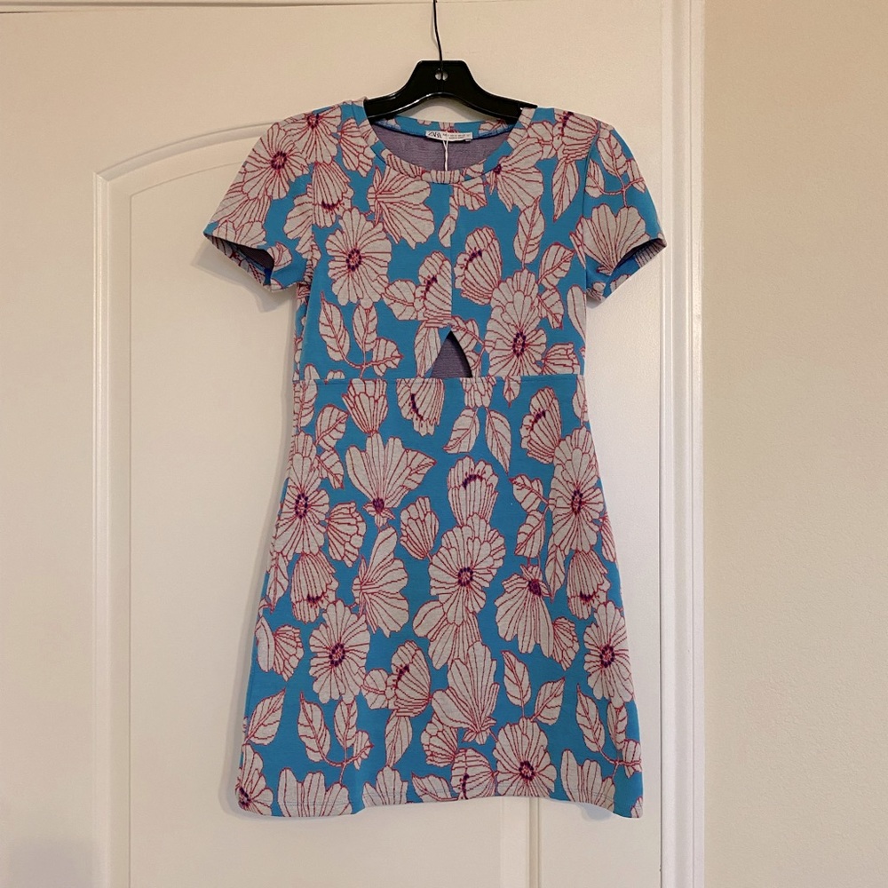 ZARA CUT OUT JACQUARD DRESS size XS